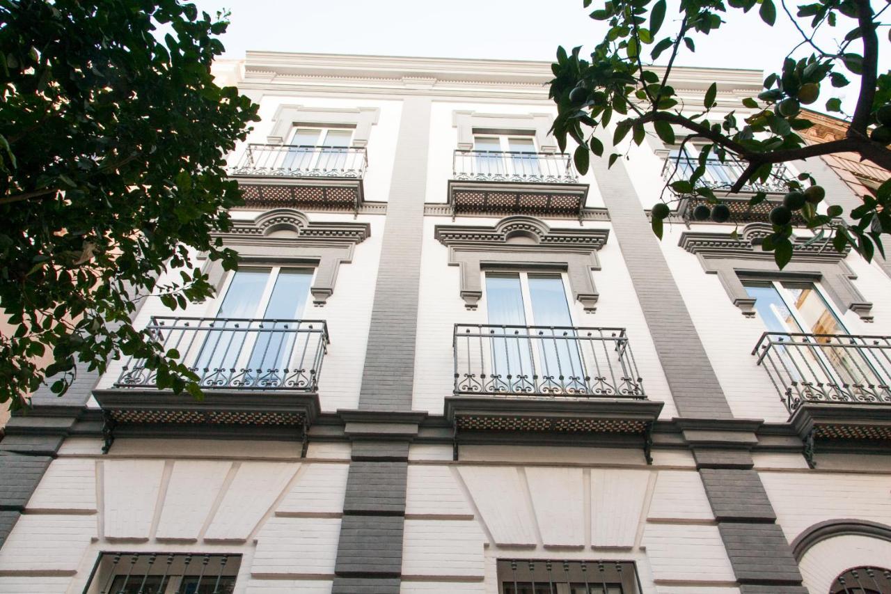 Isg Apartments Cedaceros 12 Seville Exterior photo